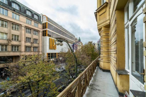 Airy Stunning Apt with Terrace